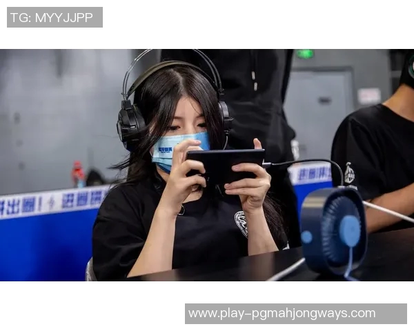 电竞比分深度对话张丽探索和平精英背后的成长与挑战之路